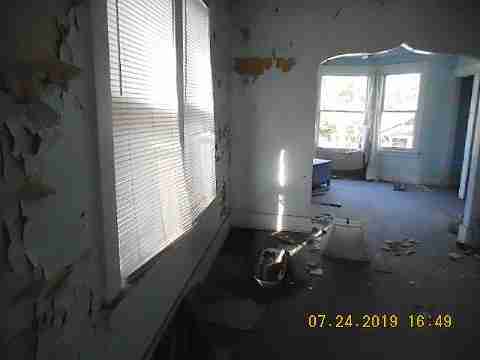 6045 Larkins (26)(1)_m.jpg